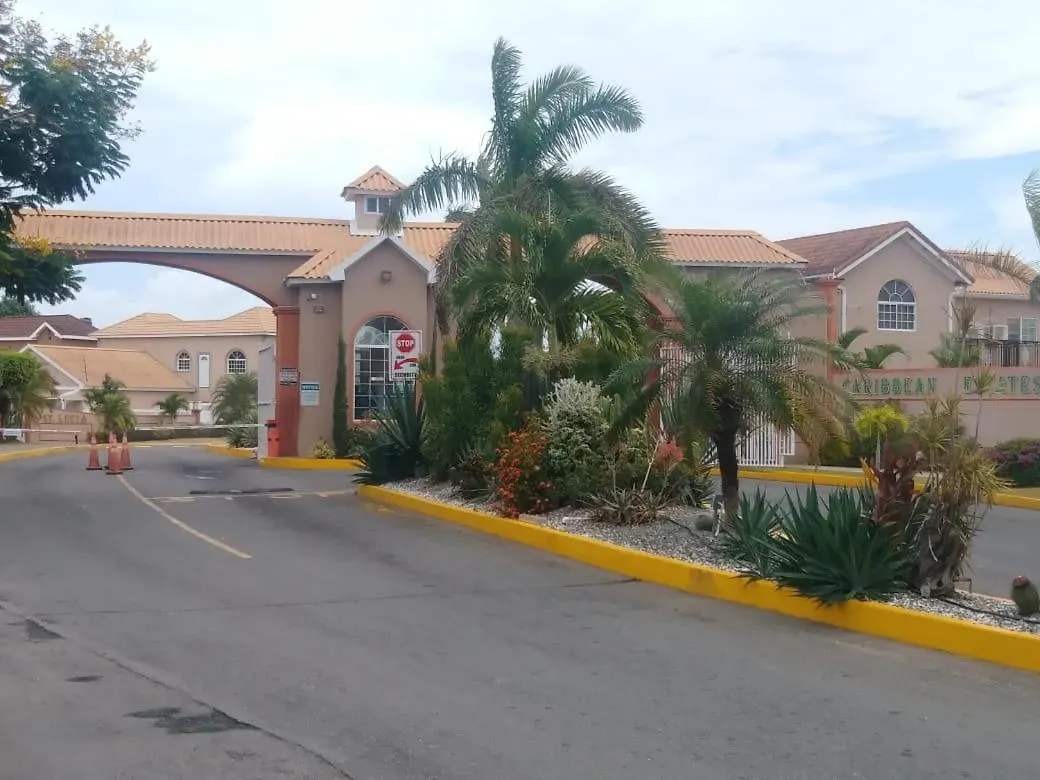Privatunterkunft Irie Hideaway - Private Studio In Gated Community --Caribbean Estates, Portmore