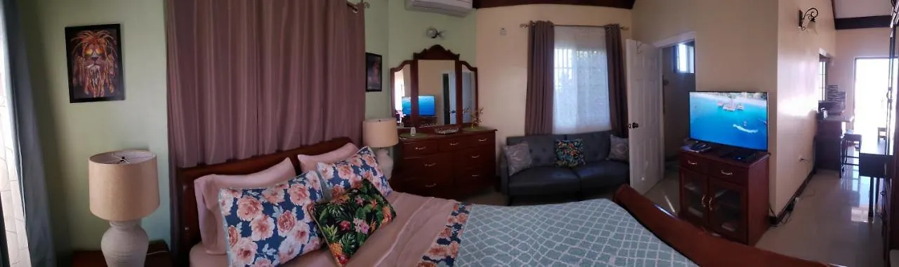 Irie Hideaway - Private Studio In Gated Community --Caribbean Estates, Portmore